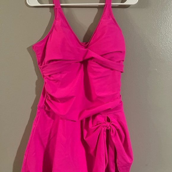 Kate Kasin Other - Vibrant Pink Sleeveless‎ shaping swimsuit